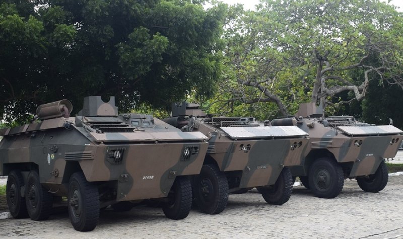 Brazil aims to donate howitzers, Urutu APCs to cash-strapped Uruguay