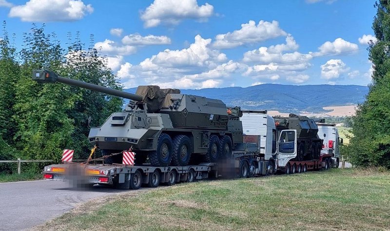 Slovakia delivers four Zuzana 2 NATO-standard howitzers to Ukraine and prepares to donate MiG-29s