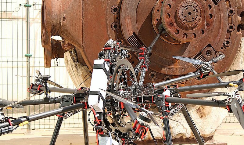 CATEC develops new aerial manipulation technology