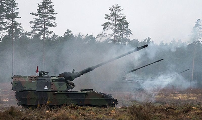 Germany reactivates howitzers