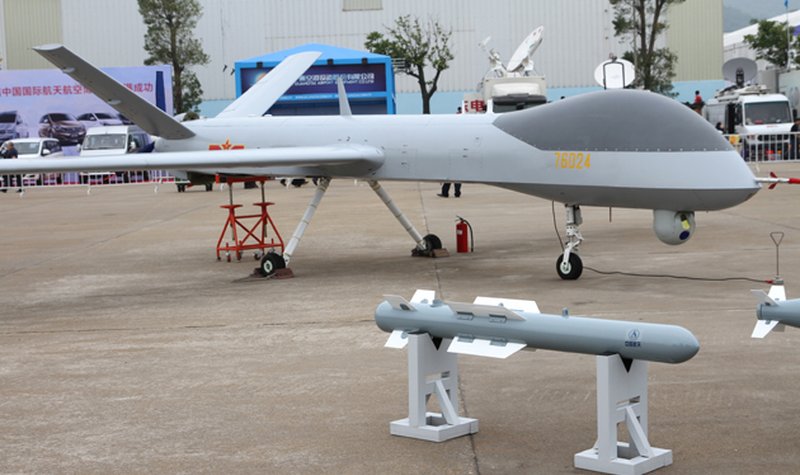 Formation of Pterosaur UAVs soars in China