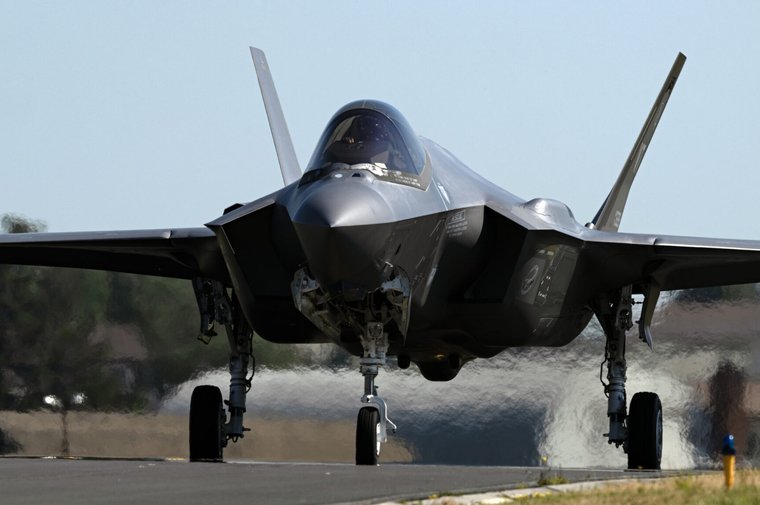 Czech Republic seals $6.6 billion F-35 deal amid Gripen lease uncertainty - Vimarsana News
