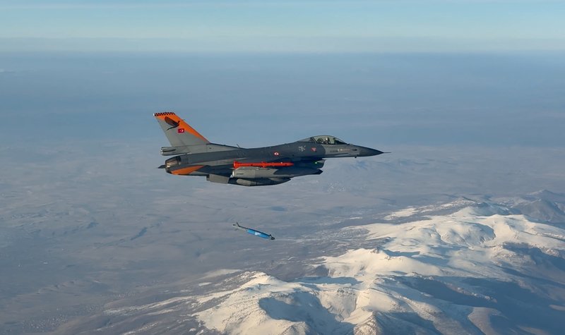 Aselsan conducts live-fire test of Gözde guidance kit with F-16 aircraft