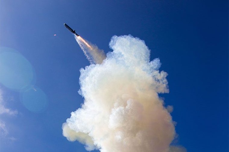 US Navy solicits Raytheon and Lockheed for carrier-suitable hypersonic weapon - Vimarsana News