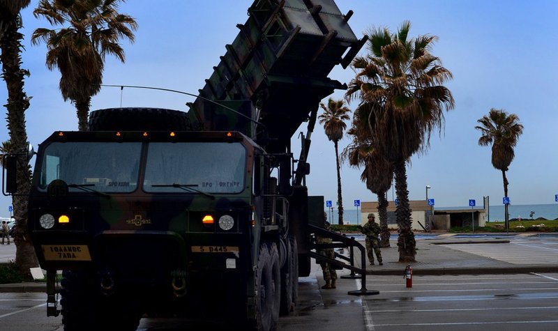 Saudi Arabia downs Yemeni rebel missile