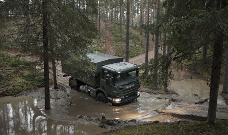 Ireland places order for 4x4 personnel carriers