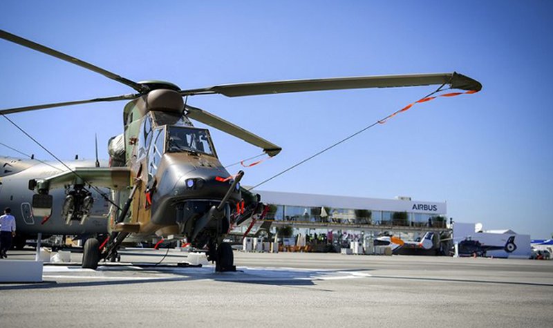 Paris Air Show: Eye of the Tiger (video)