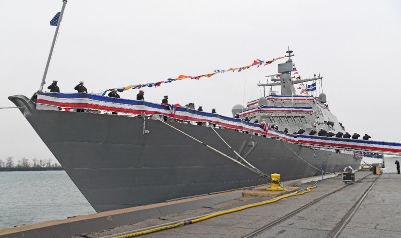 USS Indianapolis commissioned