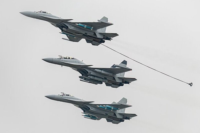 J-15T and J-15D